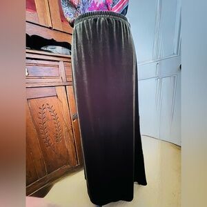 Elegant deep olive green velvet Midi Skirt!